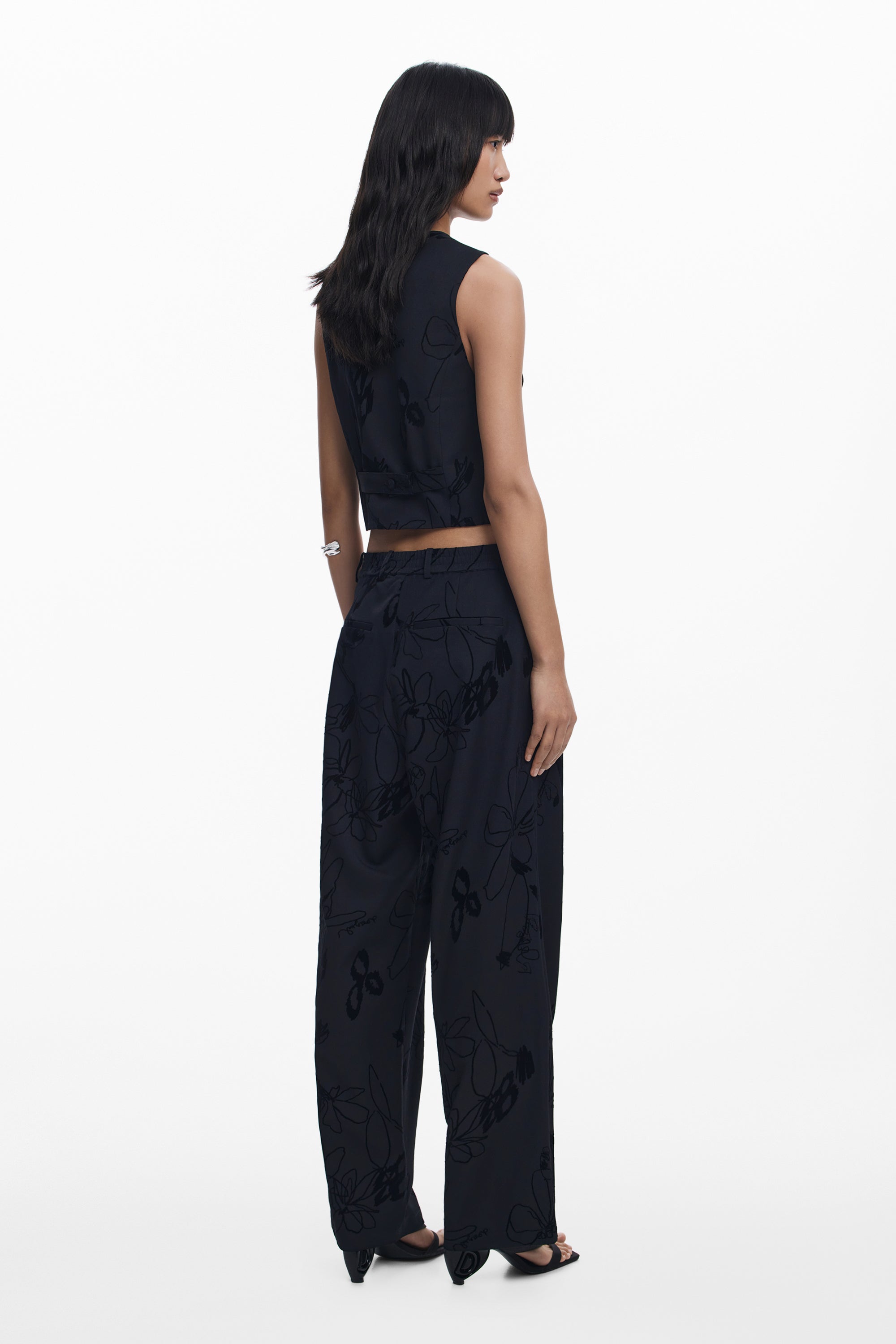 Embossed Flower Print Trousers - Black