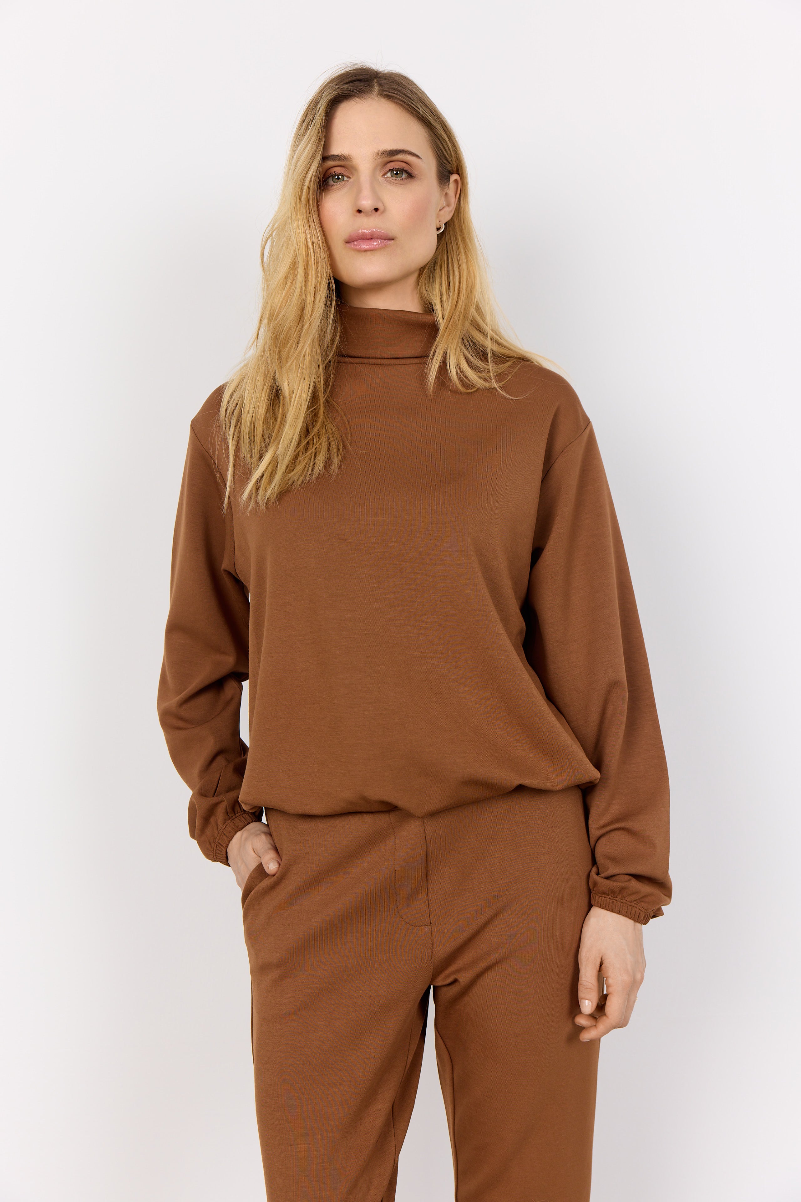 Relaxed Banu Roll Neck Top - Toffee