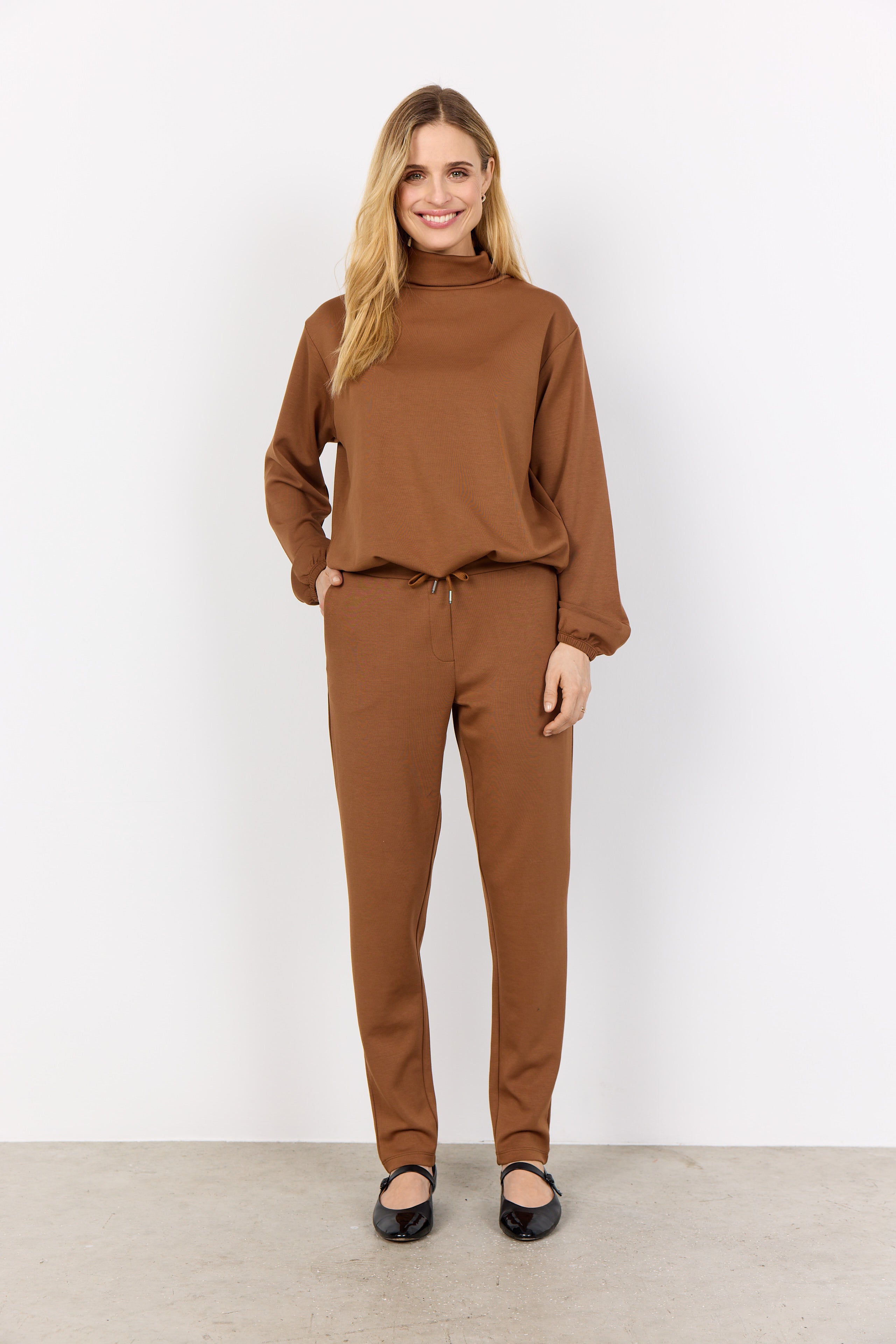 Relaxed Banu Roll Neck Top - Toffee