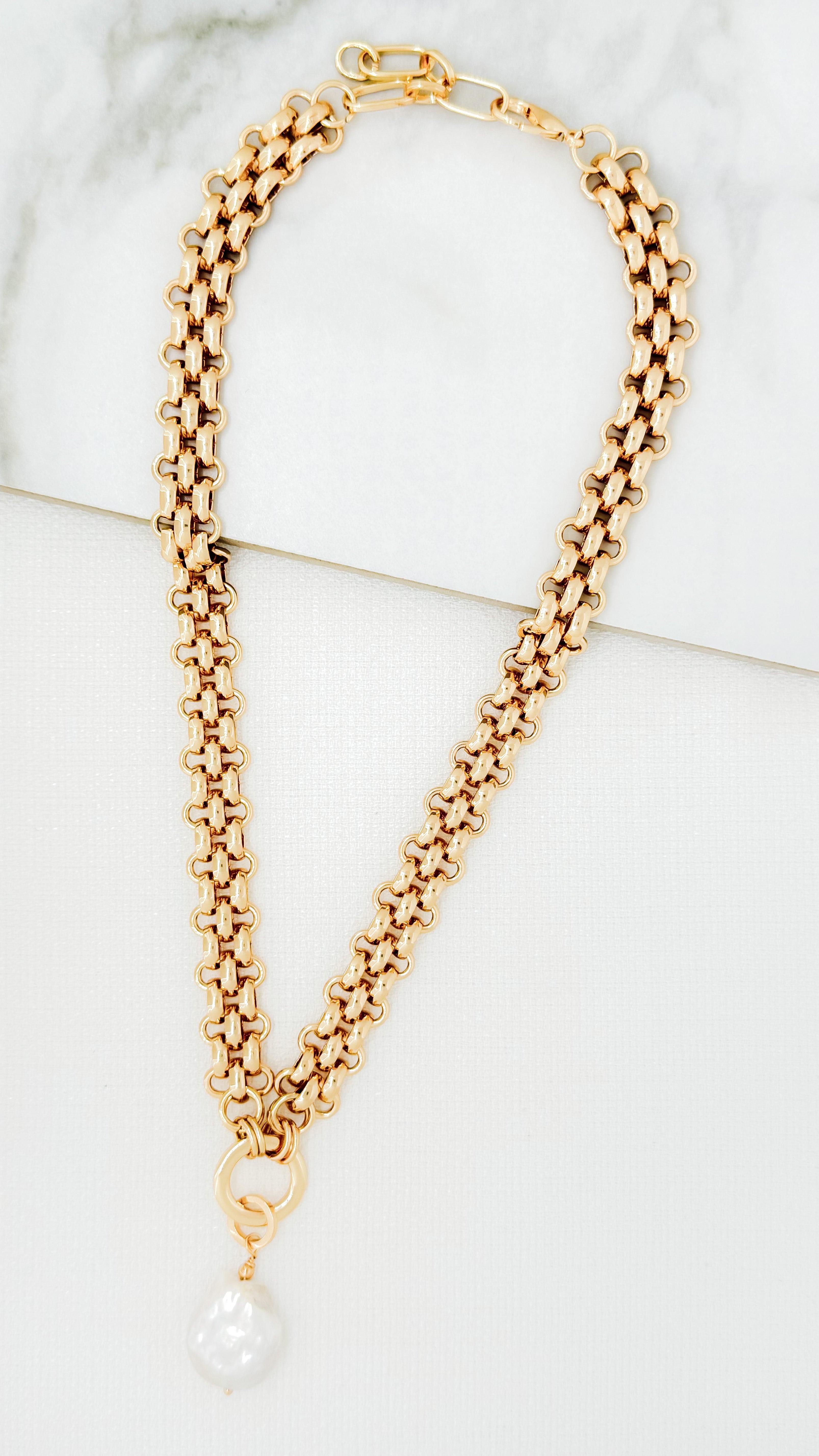 Short Chunky Pearl Necklace - Gold