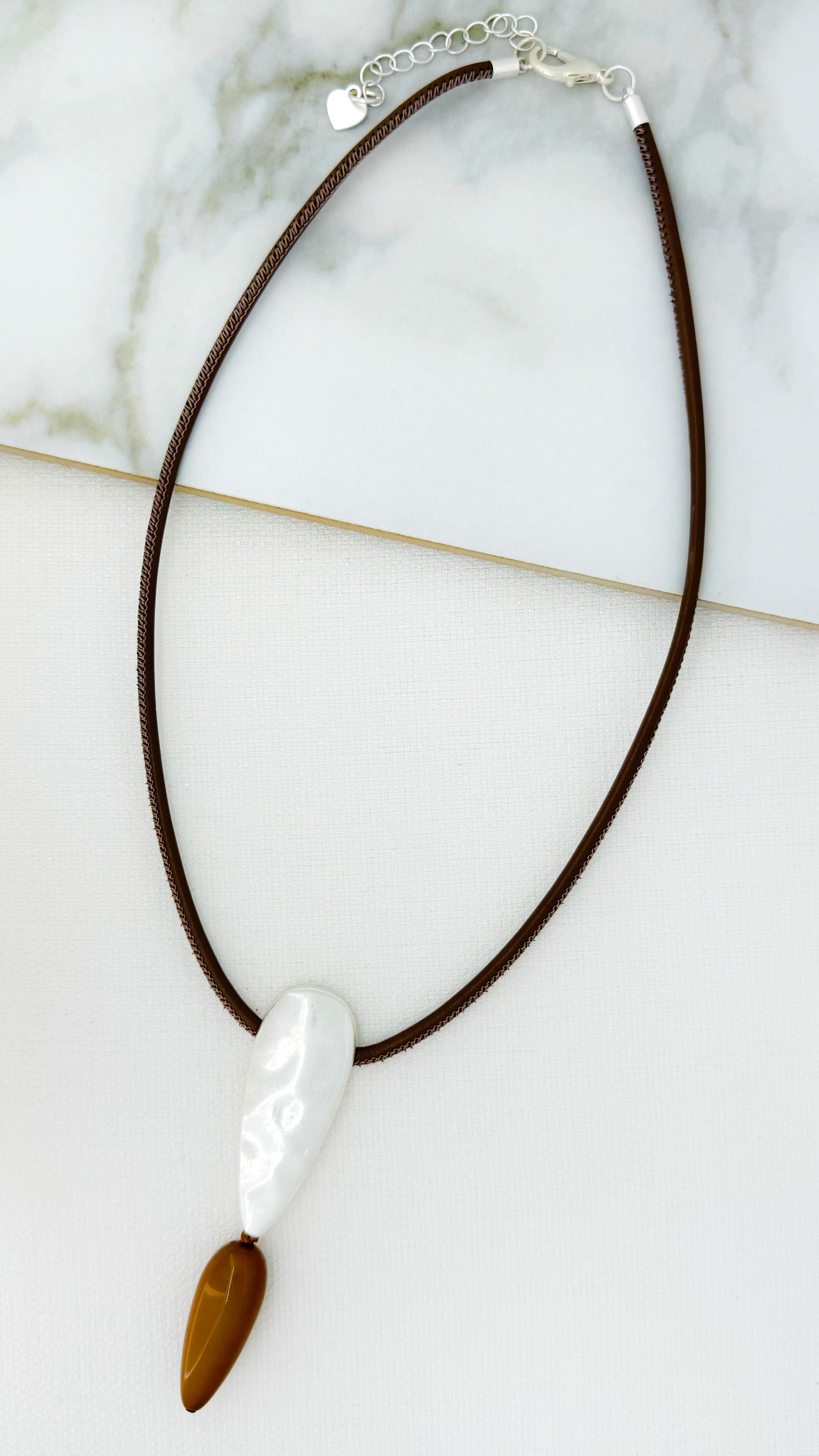 Short Rope Necklace - Brown