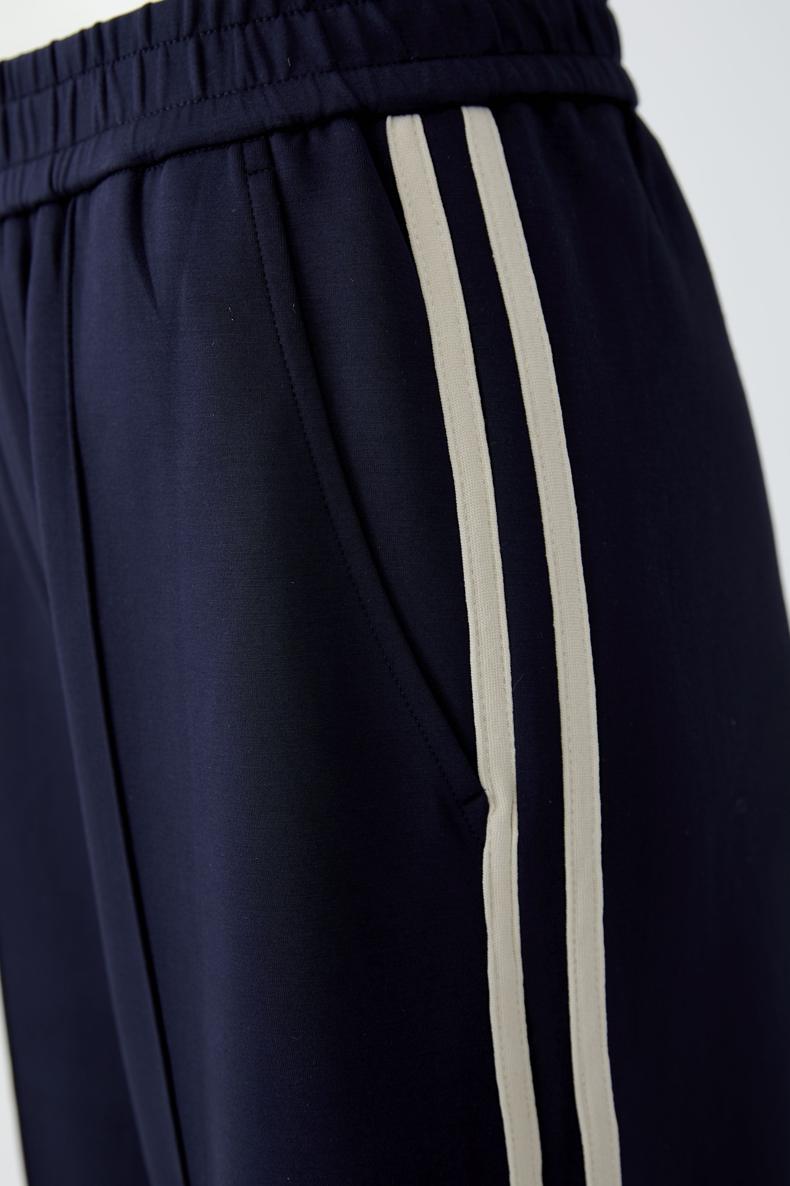 Side Stripe Jogger Trouser - Navy/Beige