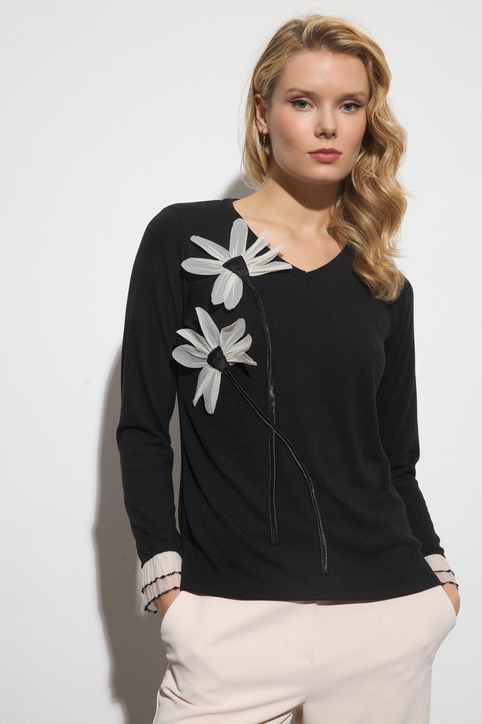 Belaisca Applique Top - Black/White