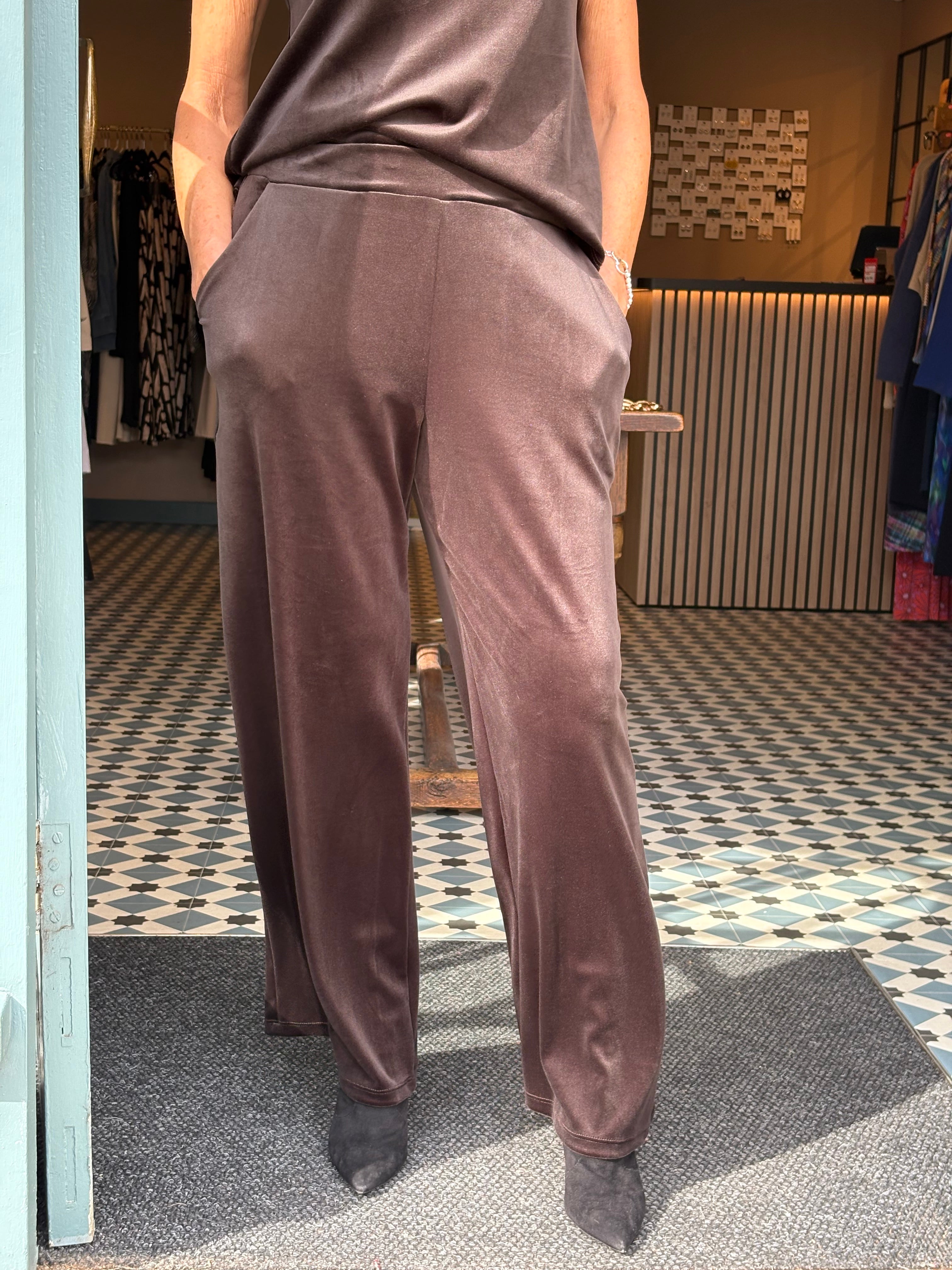 Vindeleia Velvet Trousers - Chocolate