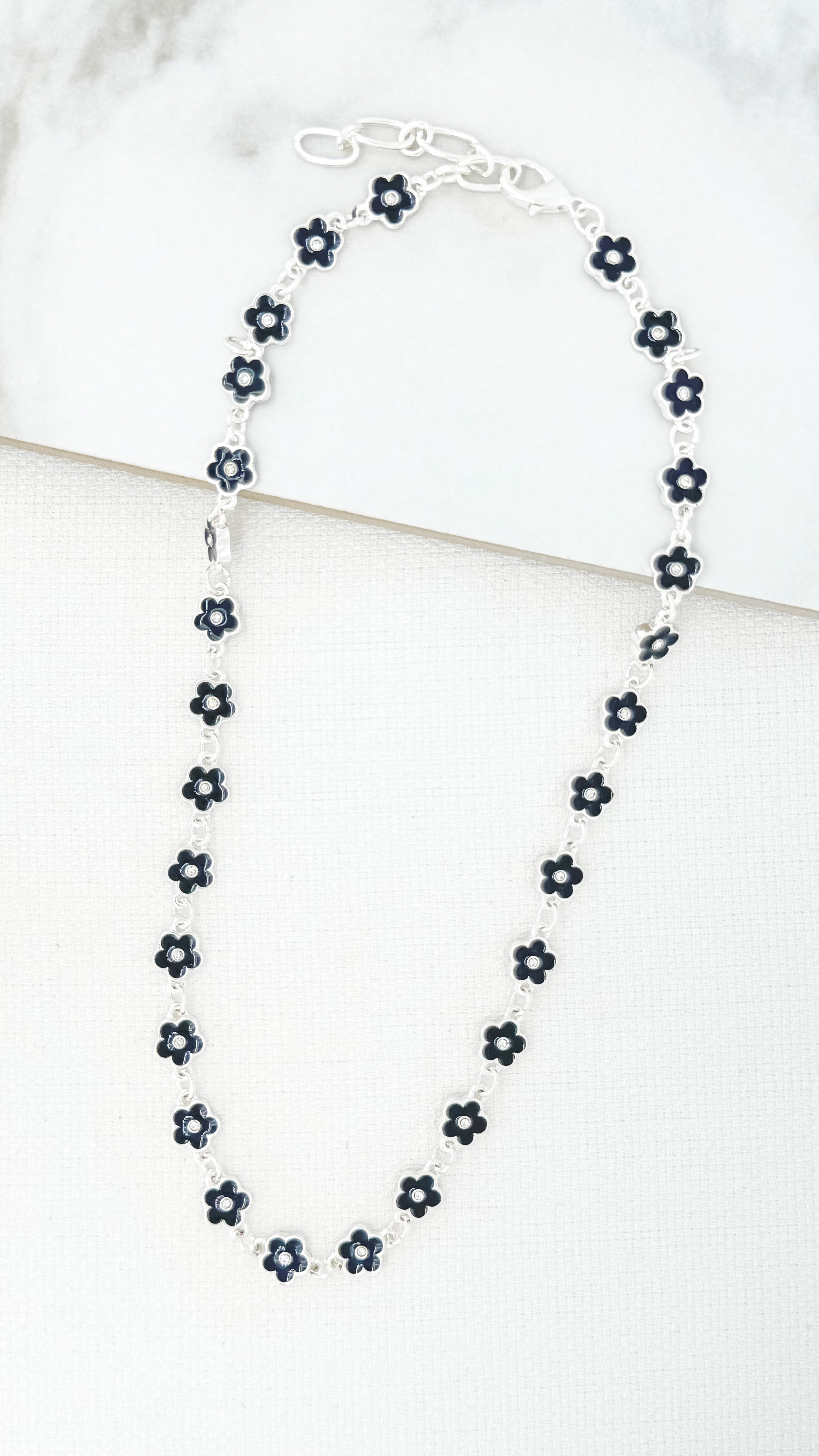 Short Daisy Chain Necklace - Silver