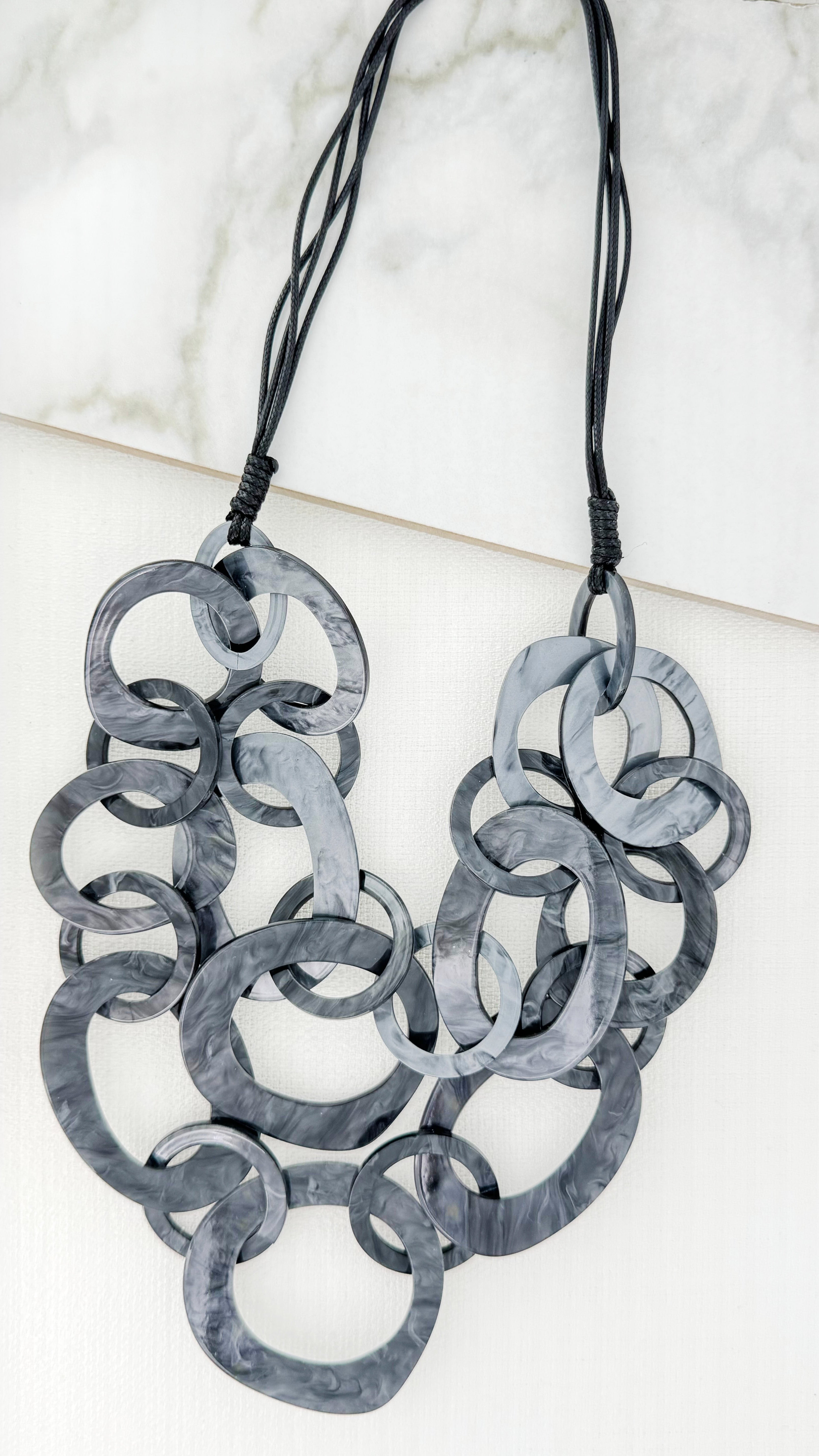 Short Circle Rope Necklace - Black