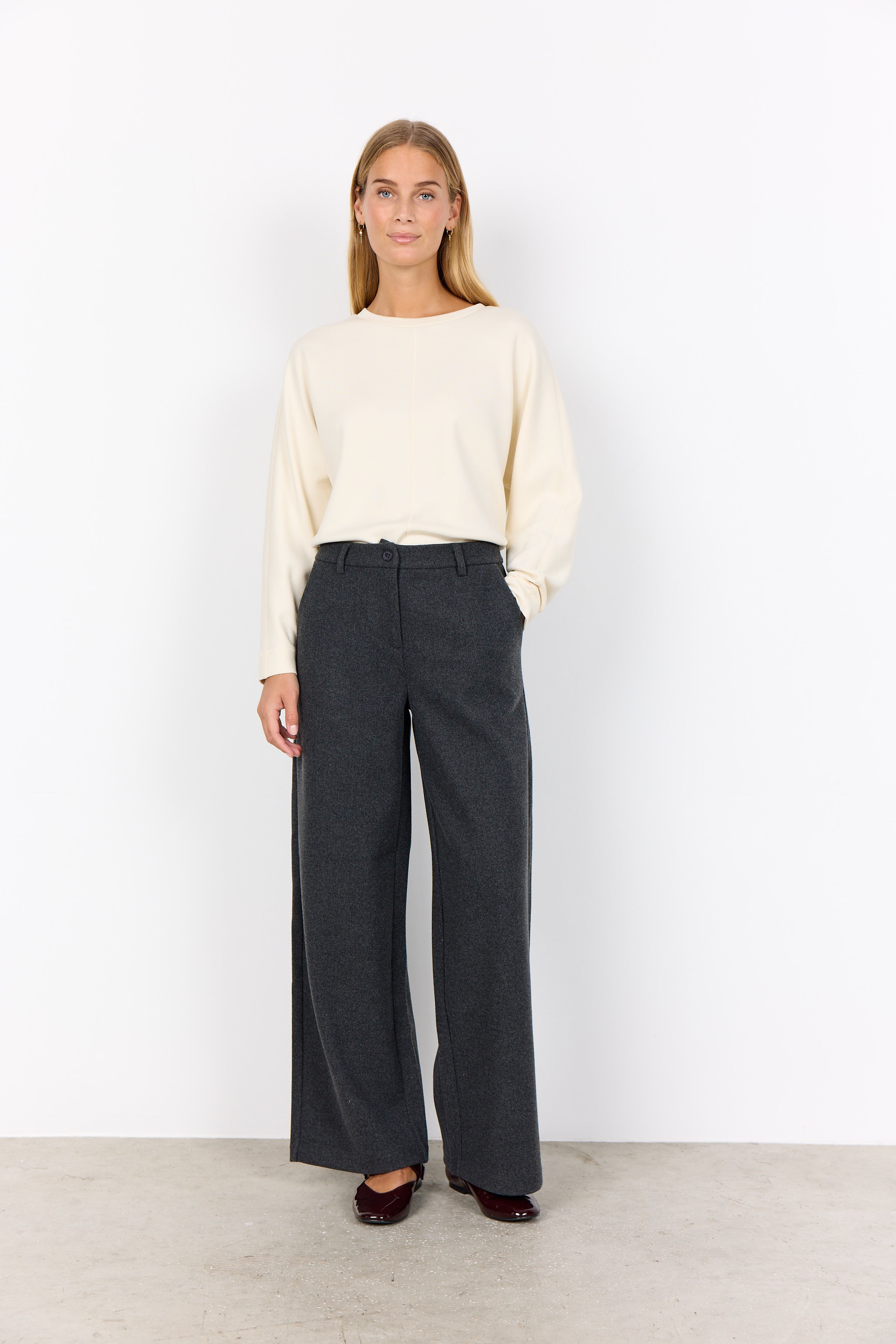 Vagna Trousers - Dark Grey