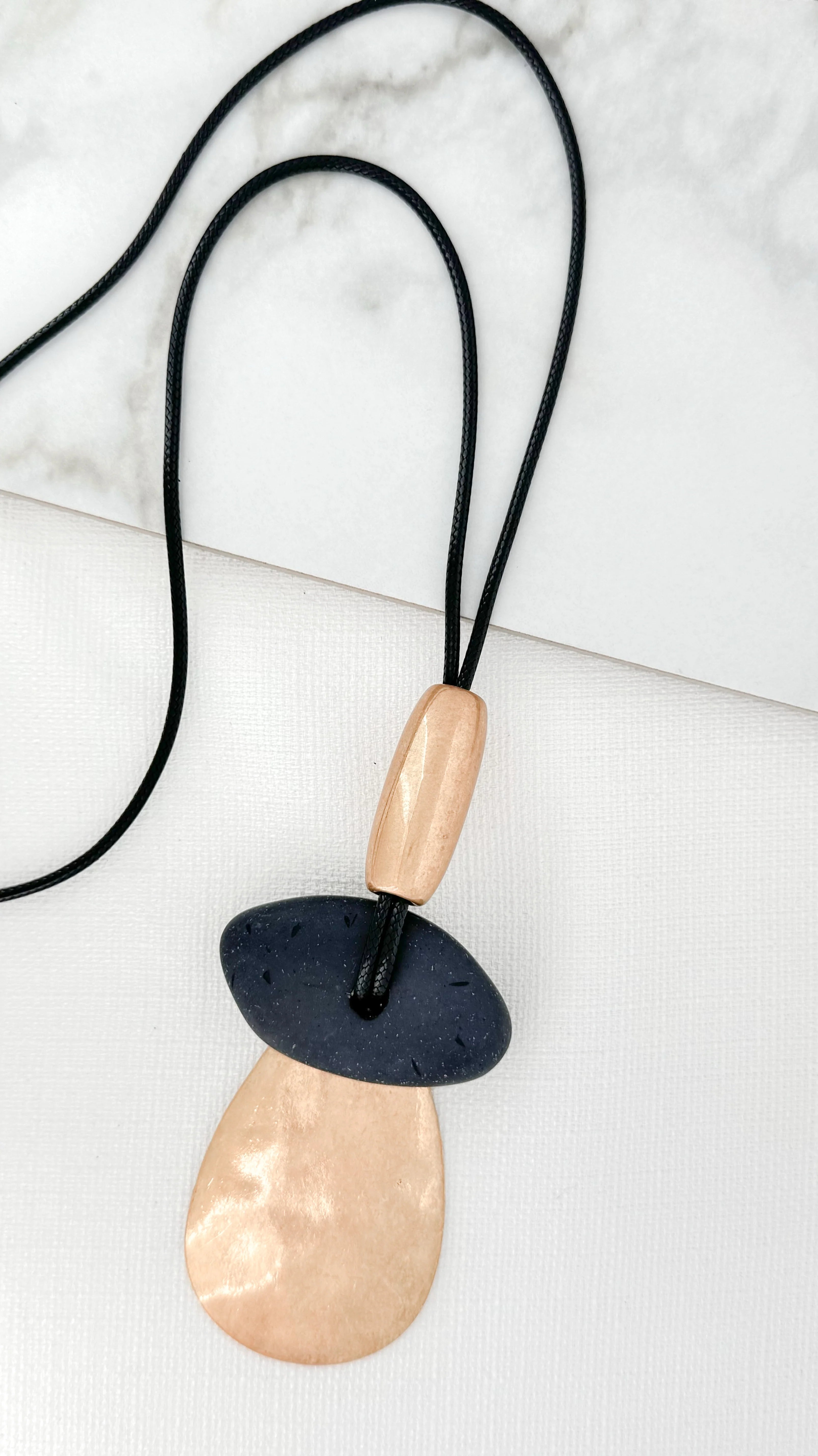 Stone Necklace - Black/Gold