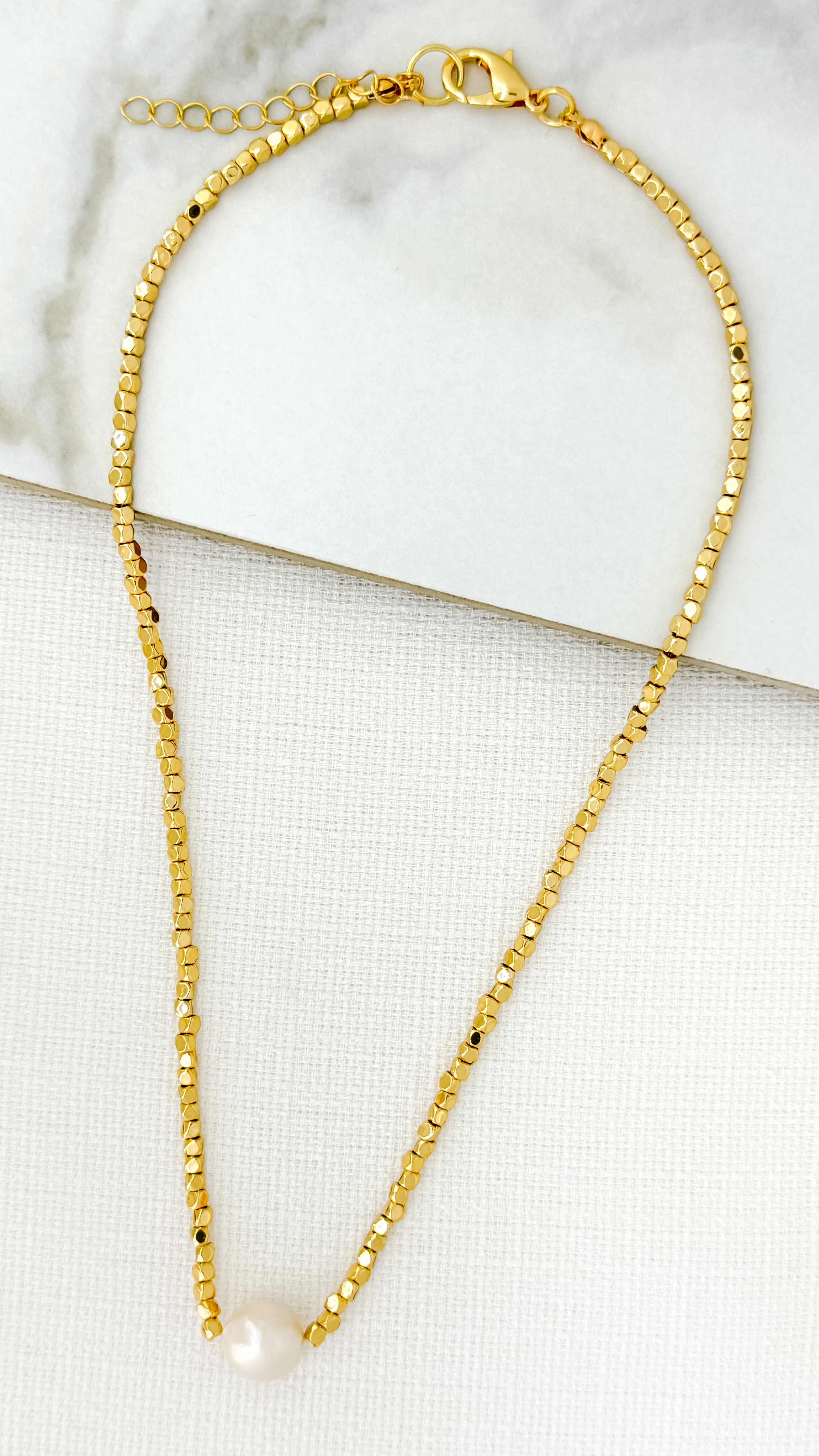 Short Single Pearl Necklace - Gold