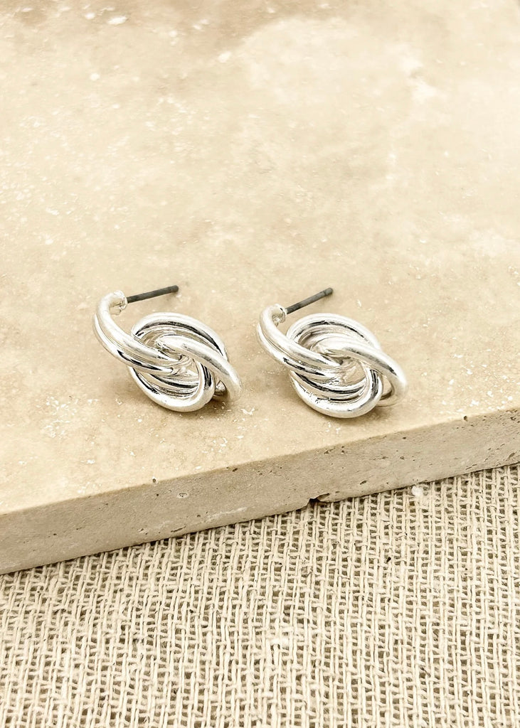 Knot earrings in Silver