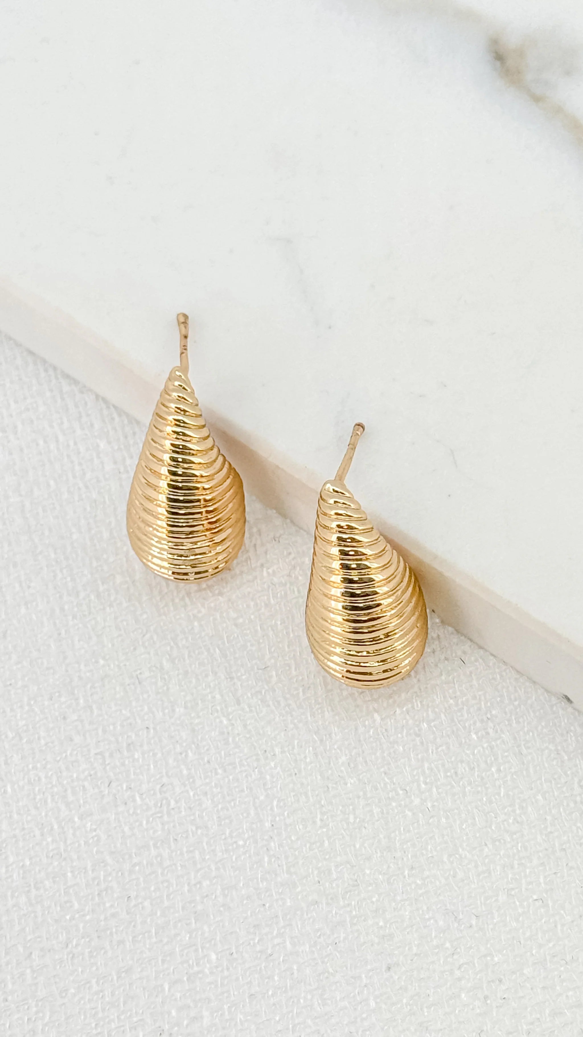 Ribbed Teardrop Earrings - Gold