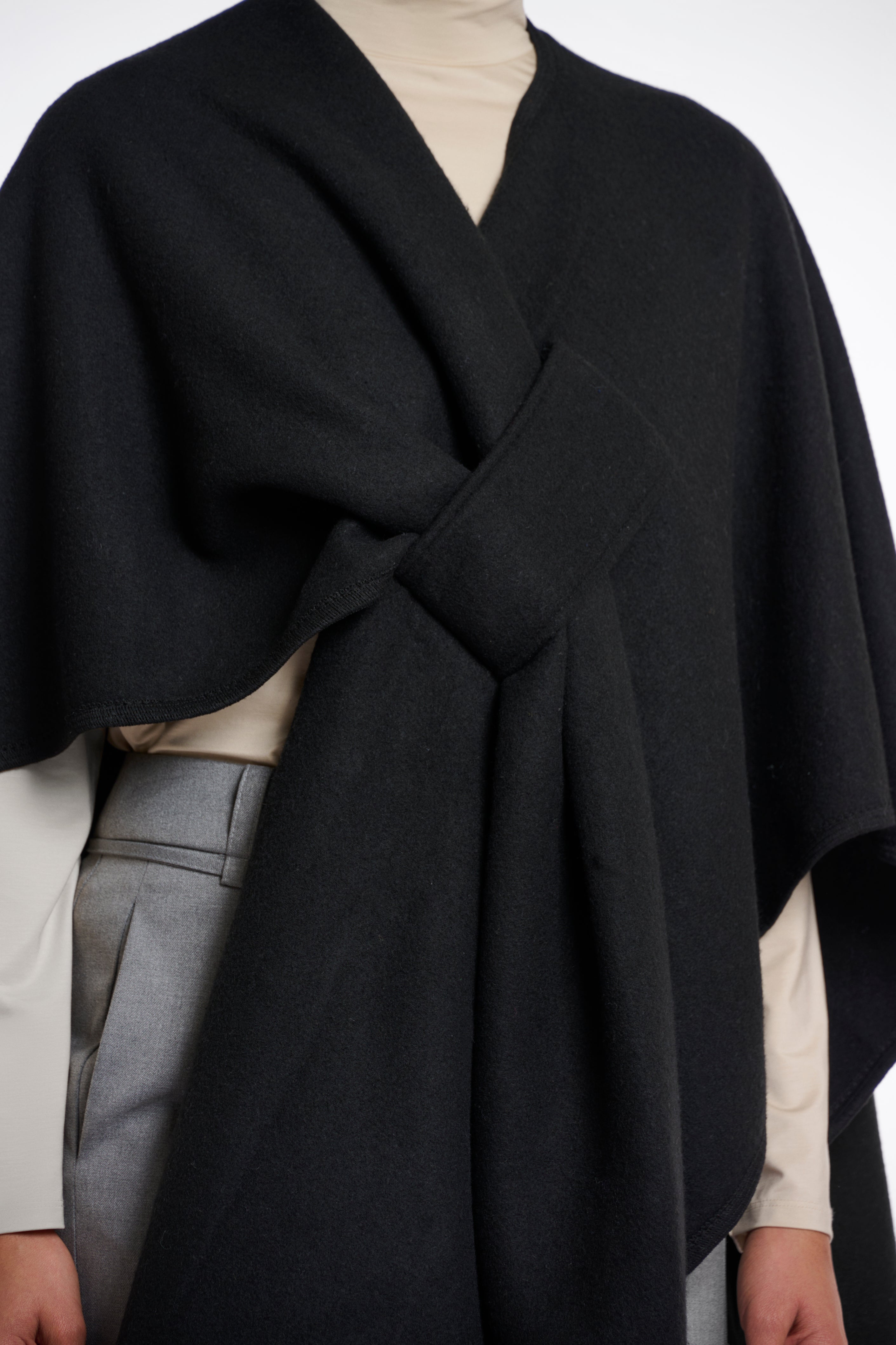 Marwa Cape - Black