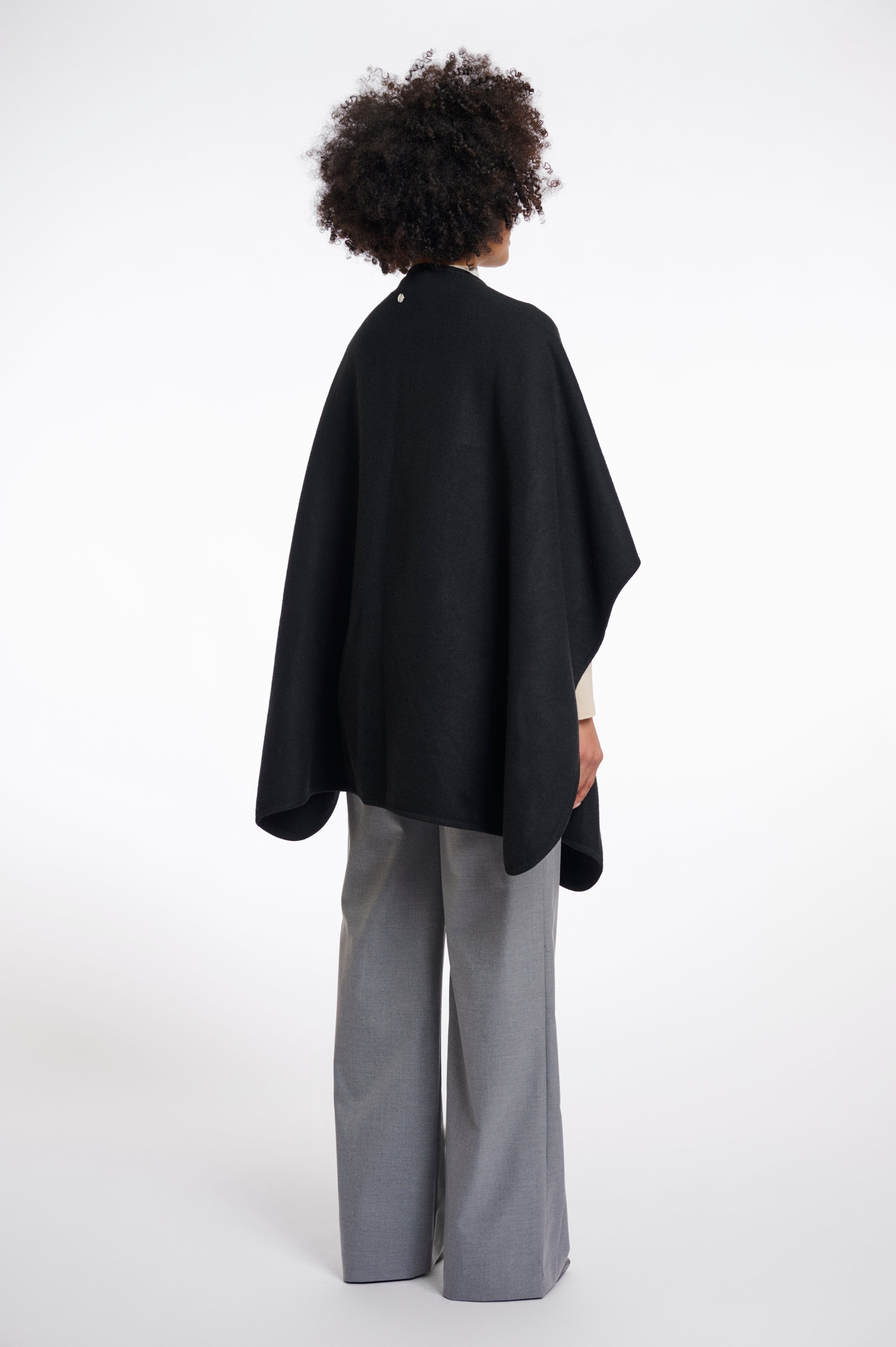 Marwa Cape - Black