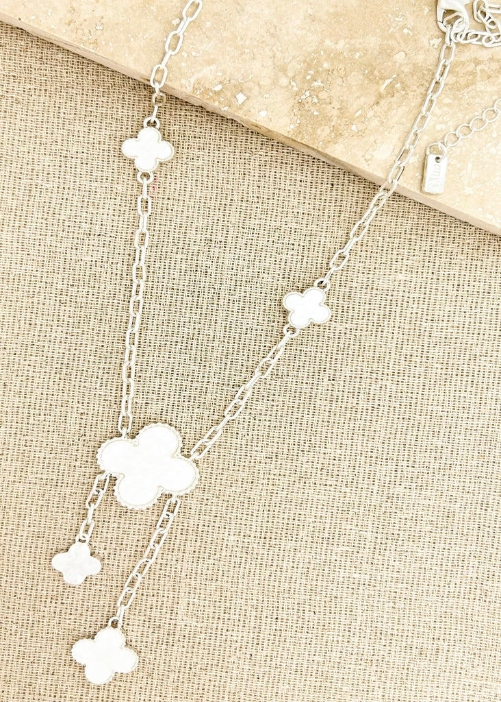Clover Detail Necklace in White/Silver