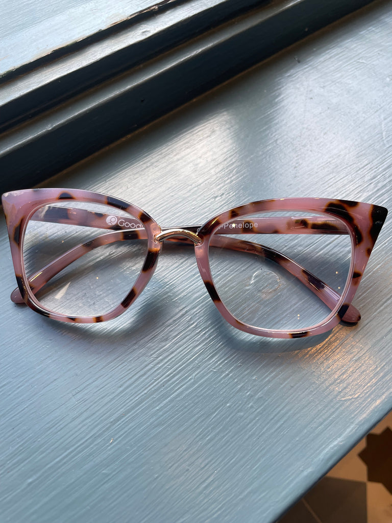 Penelope Reading Glasses in Pink